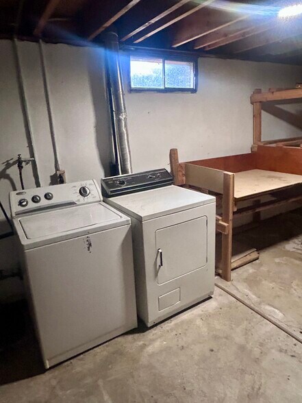 Washer/dryer - 4314 67th St