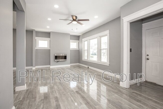 Building Photo - 12203 Castlewood Ave