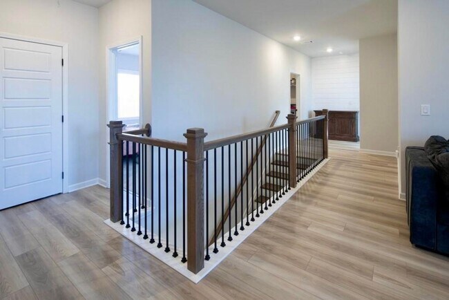 Building Photo - ONE MONTH FREE ON A 14 MONTH LEASE SPECIAL!! TOUR TODAY!