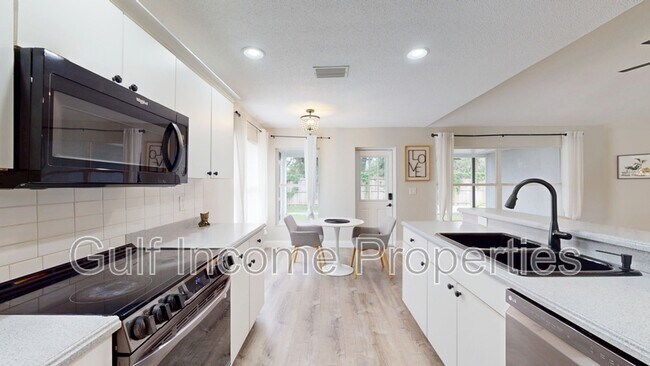 Building Photo - 4026 Banbury Cir