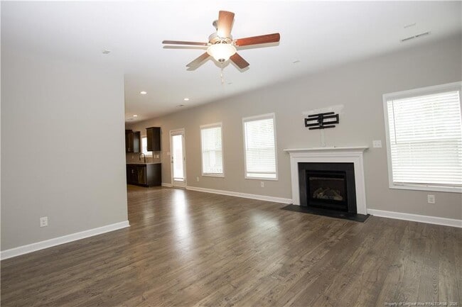 Building Photo - 5709 Pondhaven Dr