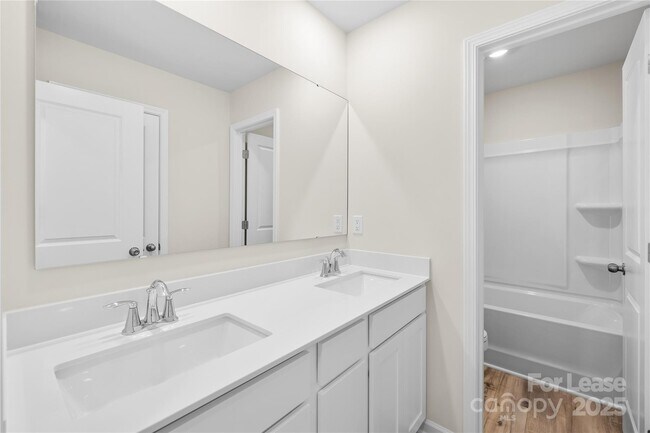 Building Photo - 10159 Chatham Run Ln