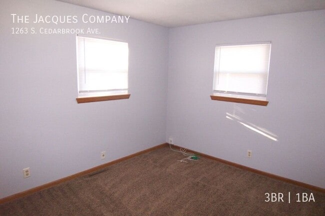 Building Photo - 1263 S Cedarbrook Ave