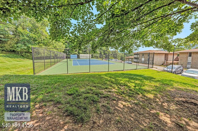 Building Photo - 5260 Crossbow Cir