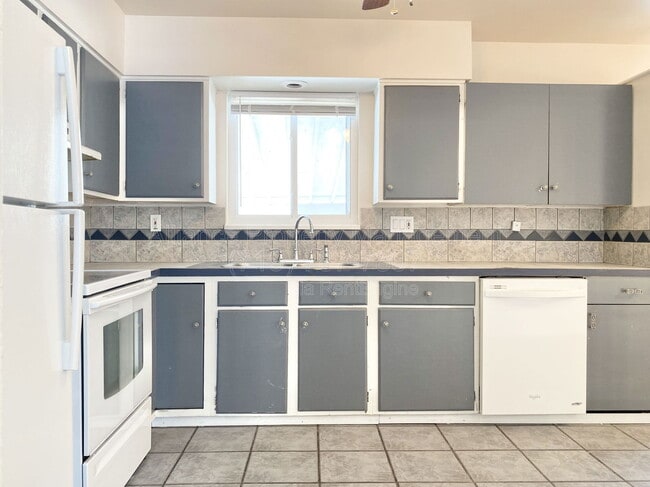 Building Photo - 2818 Dusk Dr