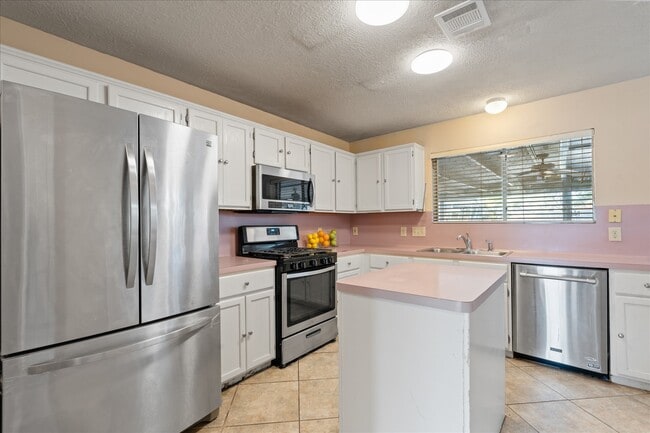 Building Photo - 3708 Nutwood Ln