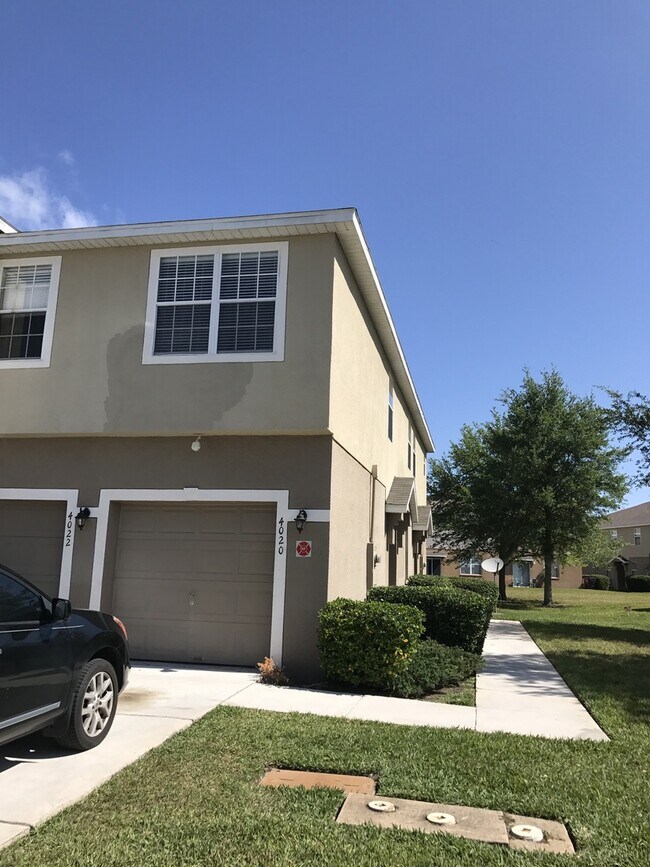 Building Photo - Great 2 Bedroom 2 Bath Home located in the...