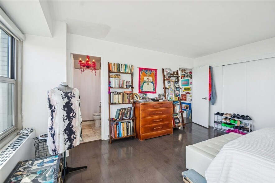 Building Photo - 3600 N Lake Shore Dr