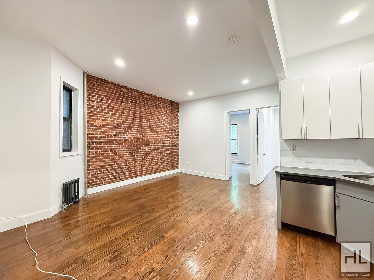 Building Photo - BEDFORD AVENUE / Bedford-Stuyvesant 2-Bed 1-Bath