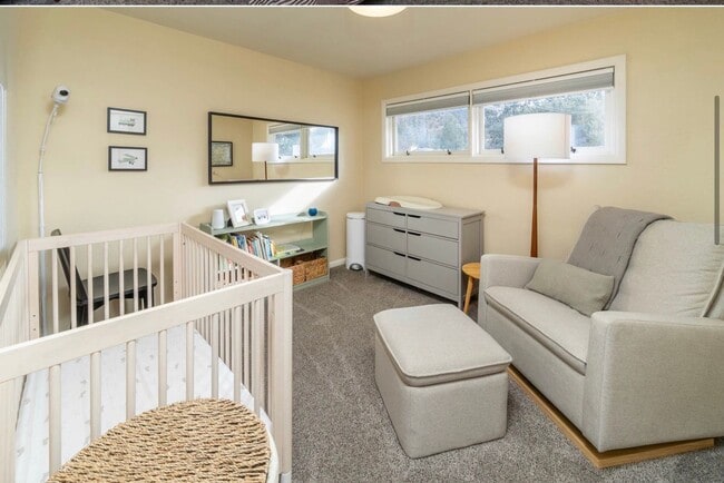 Building Photo - 665 NE 12th St