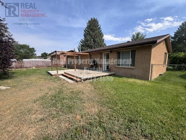 Building Photo - Cozy 2 Bedroom 1 Bathroom Home