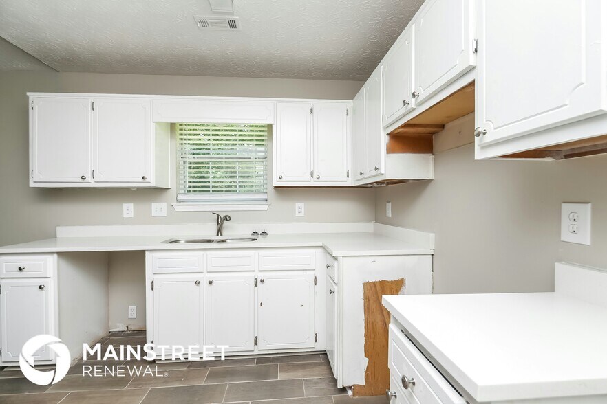 Building Photo - 370 Flint Ridge Ct