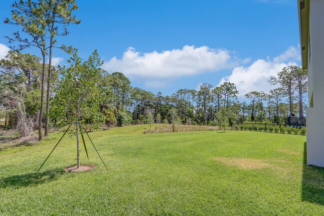 Building Photo - 7141 SE Park Dr
