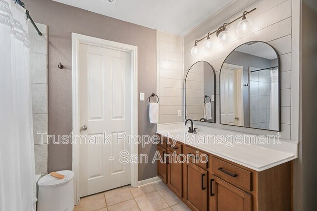 Building Photo - 545 Stonebrook Dr