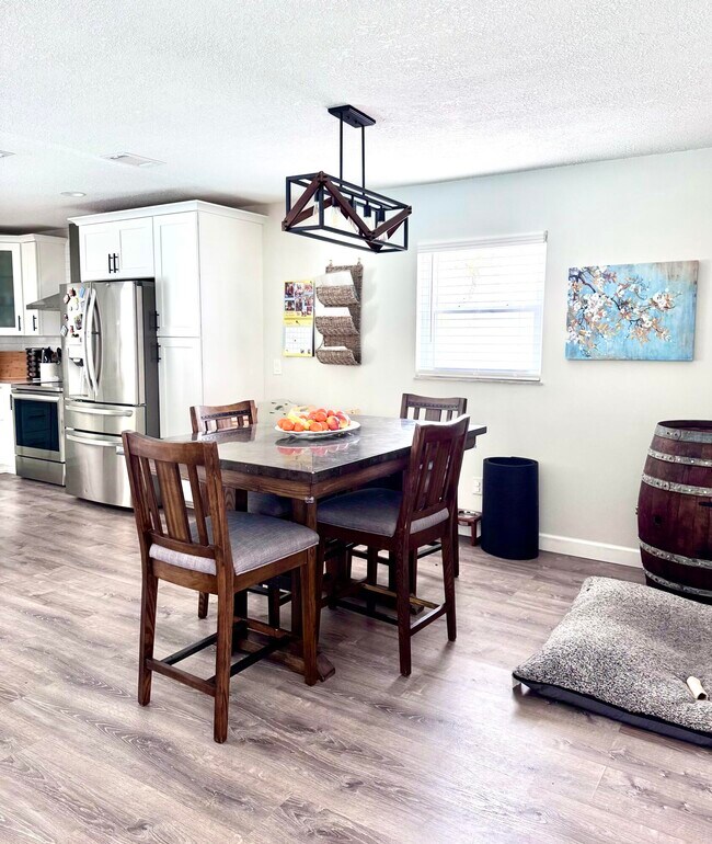 Building Photo - 1703 NE 25th Terrace