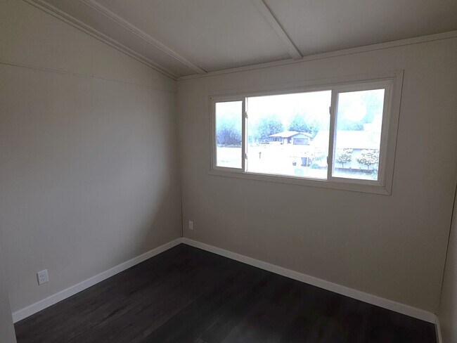 Building Photo - 1741 Warwick Wy
