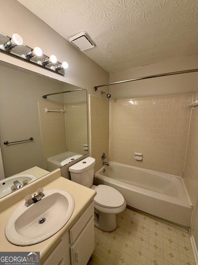 Building Photo - 2939 Aspen Woods Entry