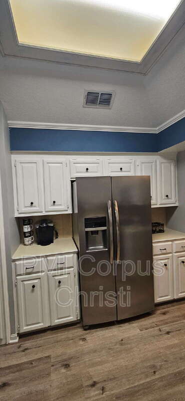 Building Photo - 7421 Lake Neuchatel Dr