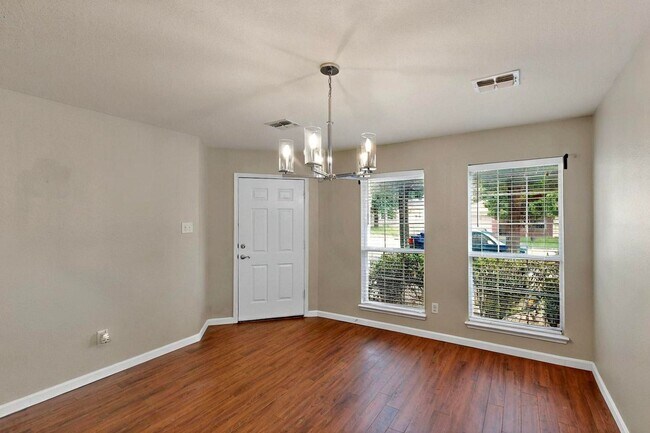 Building Photo - Spacious Family Home with Room to Grow