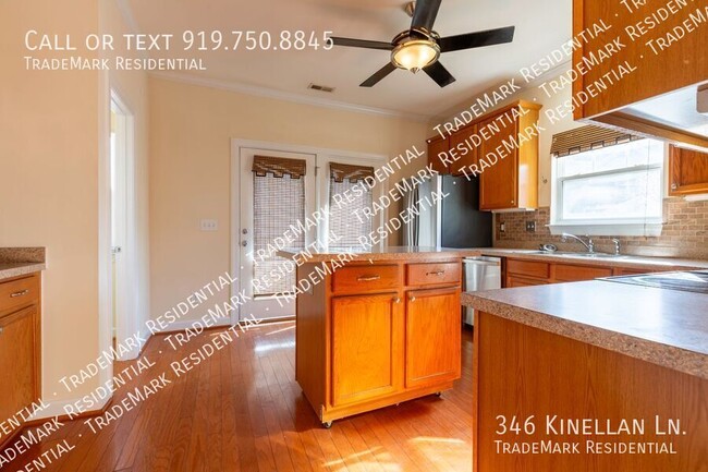 Building Photo - Spacious 4-Bedroom, 2.5-Bathroom Townhouse...