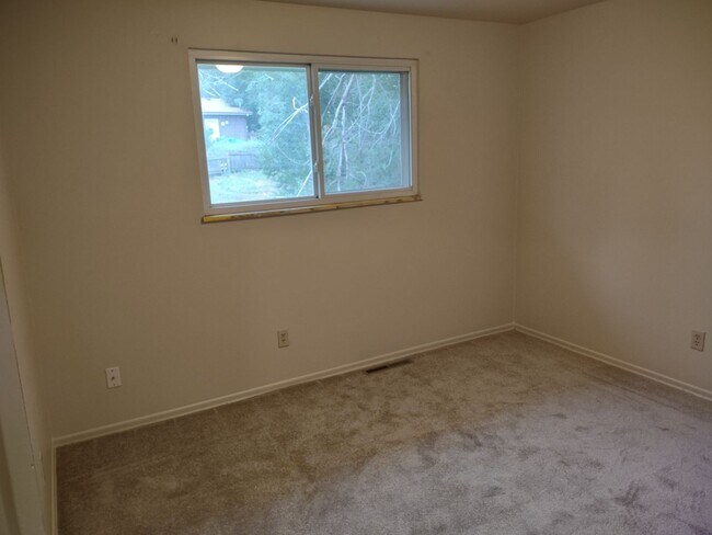 Building Photo - 3639 Garland Ct