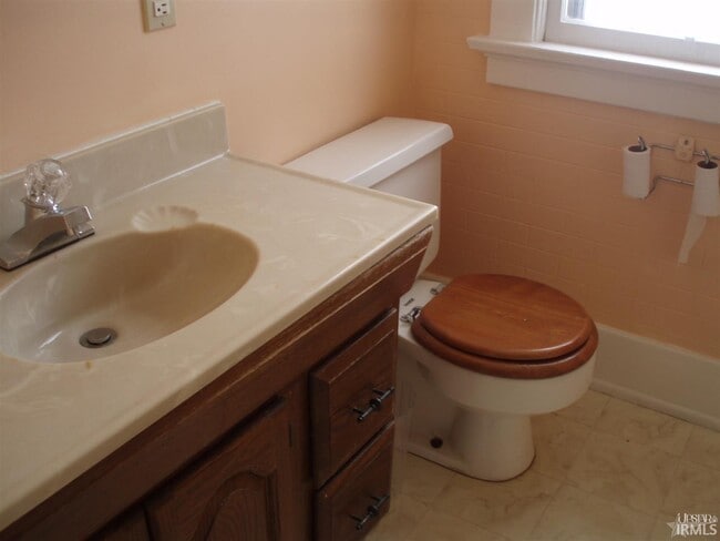 Building Photo - 1811 Tilden Ave