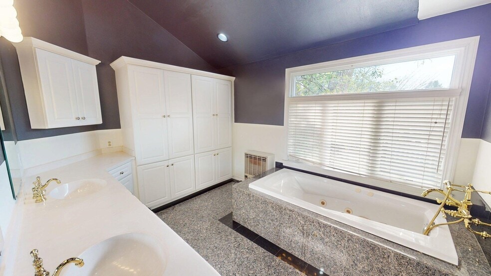 Building Photo - 1625 N Union St