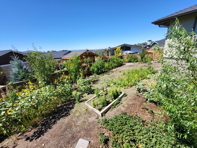 Building Photo - 4581 SW Zenith Point Ct