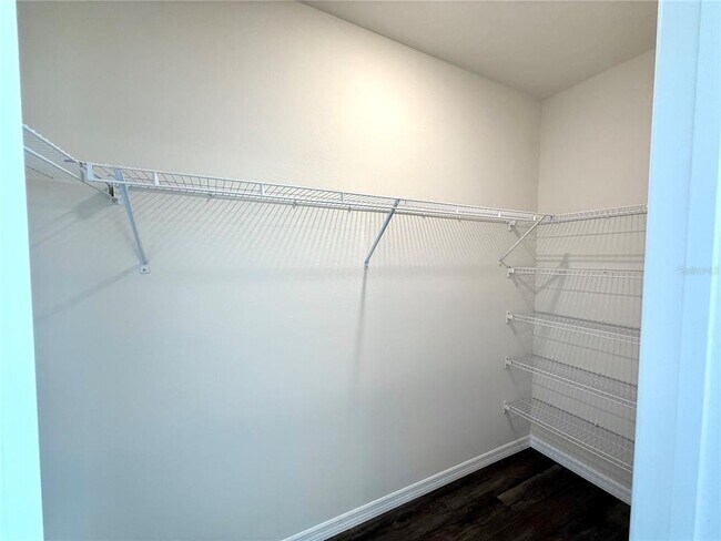 Building Photo - 1213 BALSAM Dr