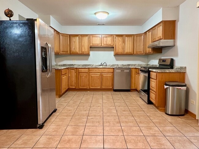 Building Photo - 2611 E Martha Pl