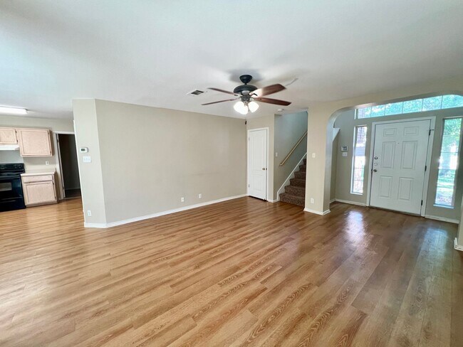 Building Photo - **APPLICATION RECEIVED** *COMING SOON* *MOVE IN SPECIAL* Pet-Friendly 3BD/2.5BA with Bonus Loft, ...