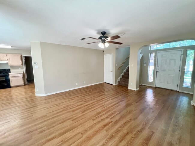Building Photo - *COMING SOON* Pet-Friendly 3BD/2.5BA with Bonus Loft, Deck & Garden Tub – Near Tezel Rd!