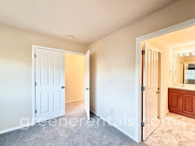 Building Photo - 4BR 2.5BA Home in West Olympia