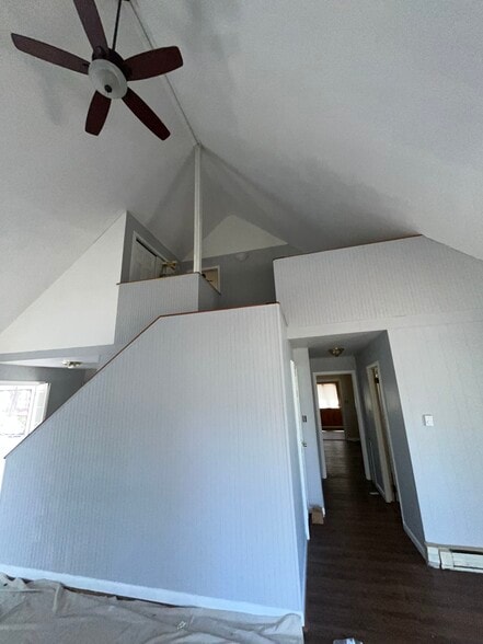 Living room - 1010 Eisenhower Way