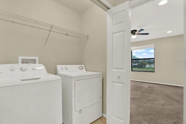 Building Photo - 2630 Edgewater Falls Dr