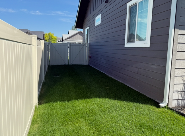 Building Photo - Stunning Kalispell Home in Silverbrook nei...