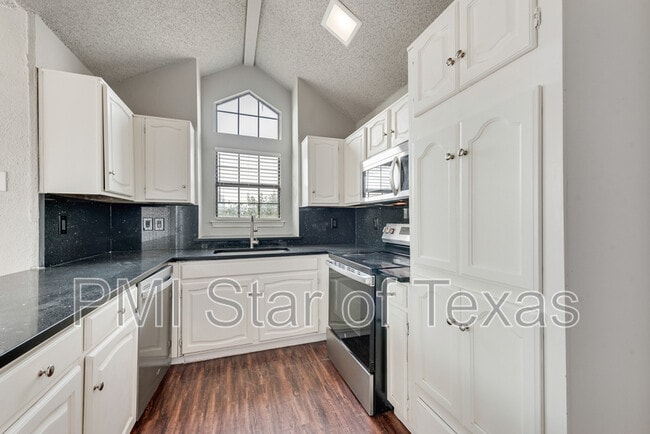 Building Photo - 13214 Fall Manor Dr