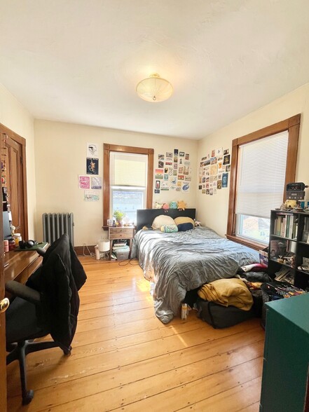 Building Photo - 48 Putnam St