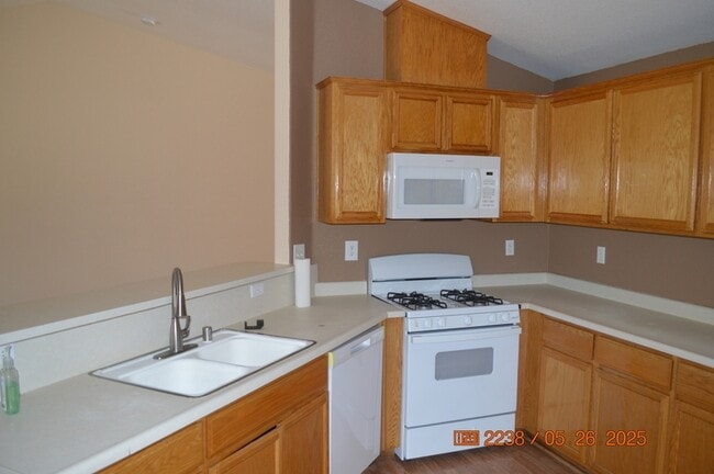 Building Photo - 1536 Cardinal St