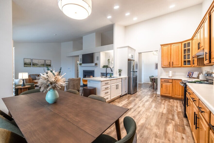 Building Photo - 1267 E Hickenlooper Way