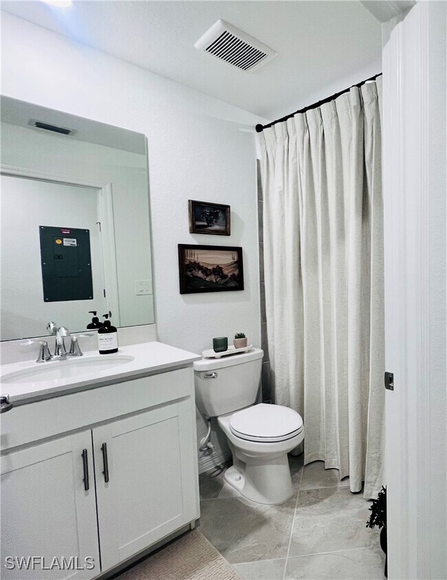 Building Photo - 14251 Heritage Landing Blvd