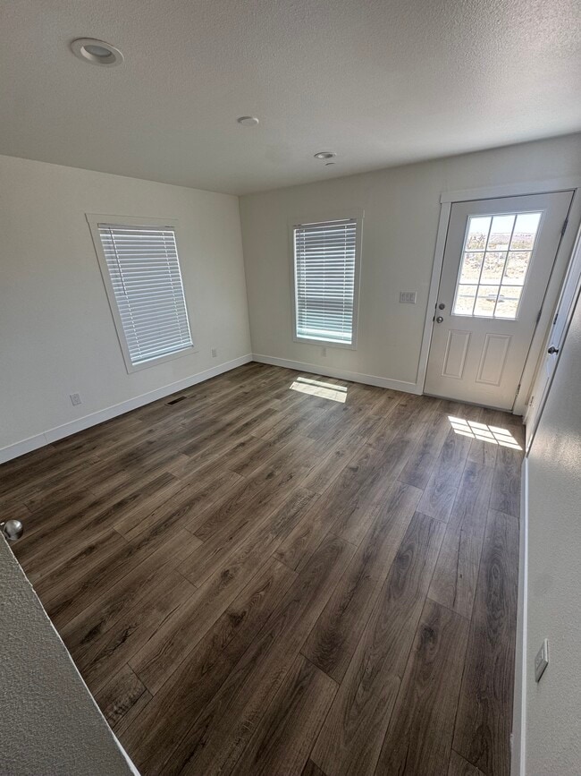 Building Photo - 9175 Alamo Ave