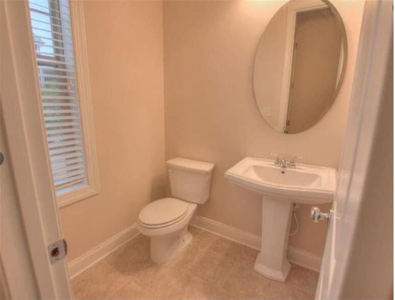 Building Photo - 2415 Tenor Ln