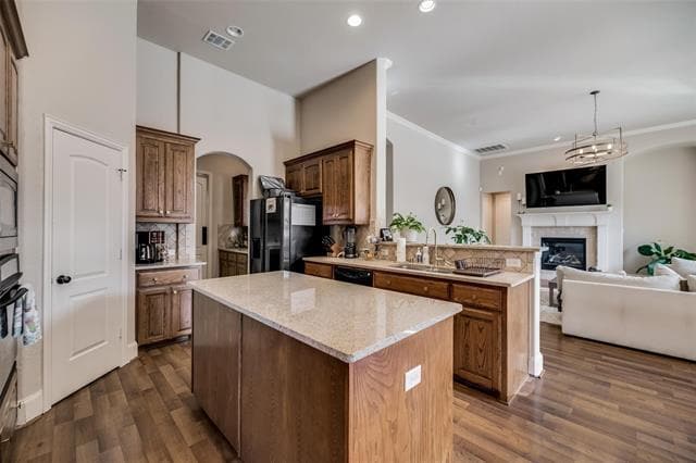 Building Photo - 945 Pheasant Dr