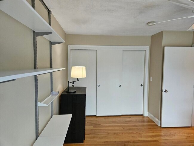 Building Photo - 43 Liberty Square Rd