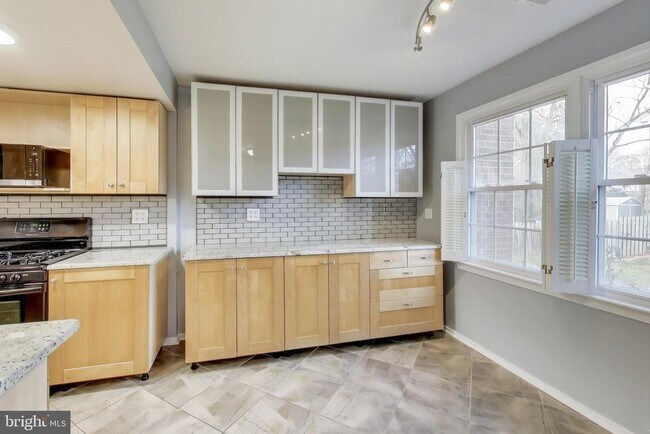 Building Photo - 5769 Yellowrose Ct