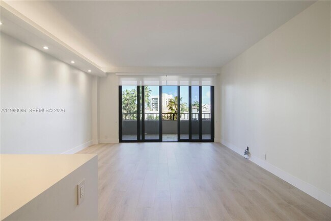 Building Photo - 151 Crandon Blvd