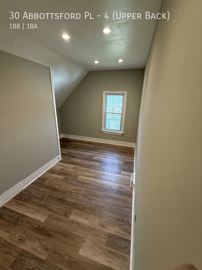 Building Photo - 30 Abbottsford Pl