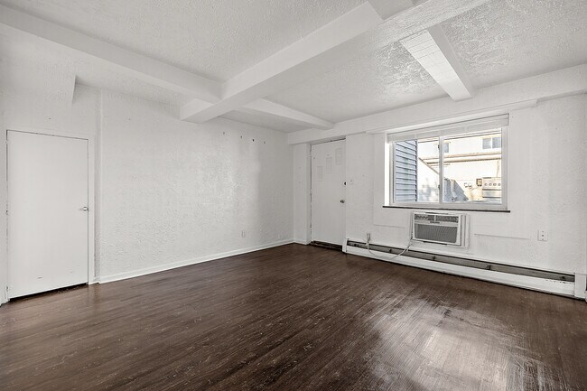 Building Photo - 26324 Harper Ave