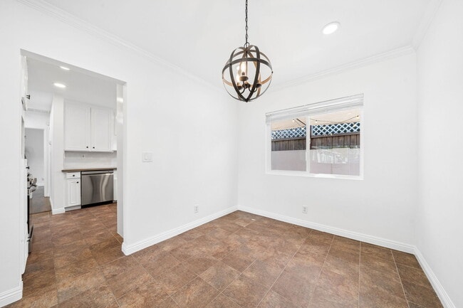 Building Photo - 2018 Plant Ave